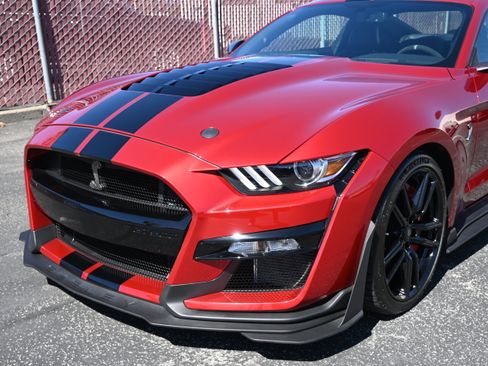 Used 2020 Ford Mustang Shelby GT500 w/ Technology Package RWD image 5