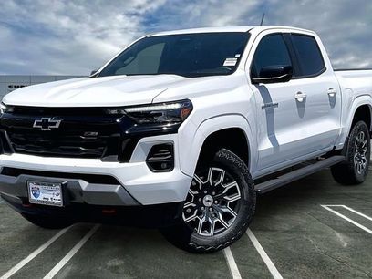 Used 2024 Chevrolet Colorado Z71 w/ Z71 Convenience Package 2