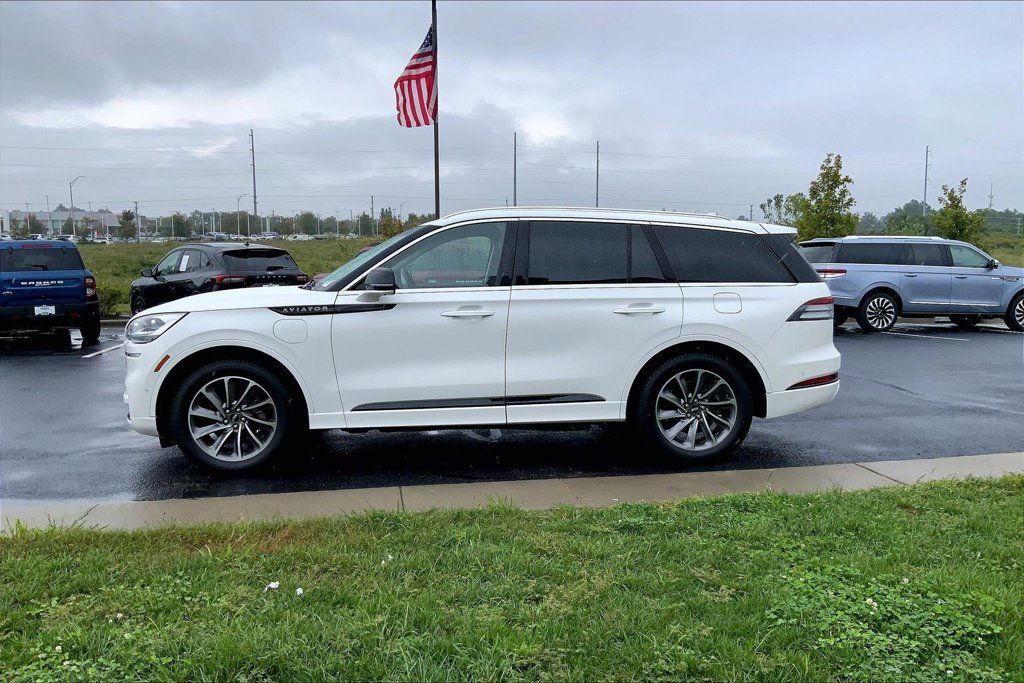 Used 2020 Lincoln Aviator Grand Touring w/ Equipment Group 301A AWD/4WD image 12