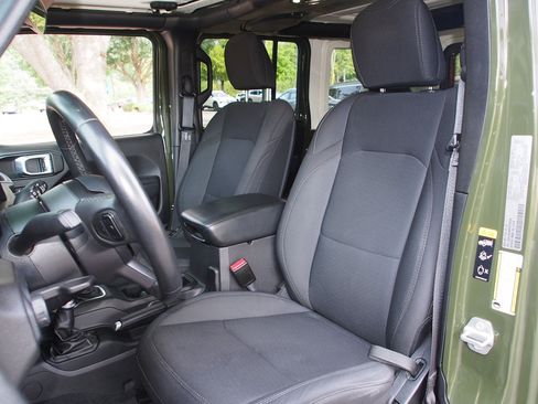 Used 2022 Jeep Wrangler Unlimited Sport AWD/4WD image 16