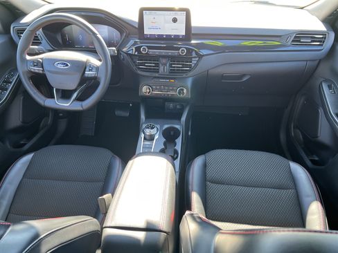 Used 2025 Ford Escape ST-Line Select image 4