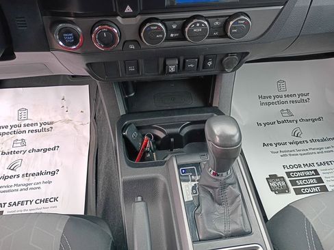 Used 2021 Toyota Tacoma TRD Off-Road image 27