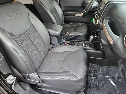 Used 2017 Jeep Wrangler 75th Anniversary image 20