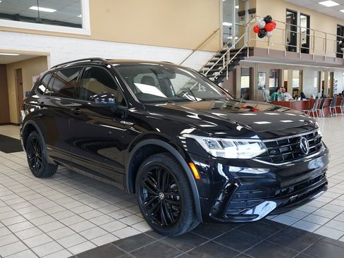 Used 2022 Volkswagen Tiguan SE R-Line AWD/4WD image 18