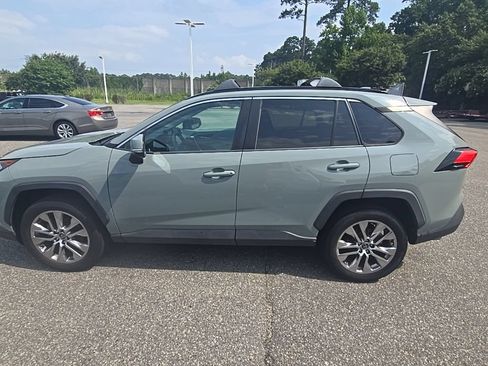 Certified 2020 Toyota RAV4 XLE Premium FWD image 8
