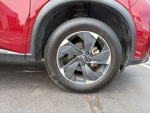 Used 2024 Nissan Rogue SV image 30