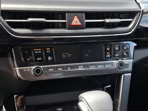 New 2025 Kia Seltos X-Line image 11