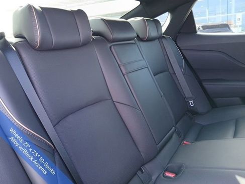 Used 2023 Toyota Crown Platinum image 10