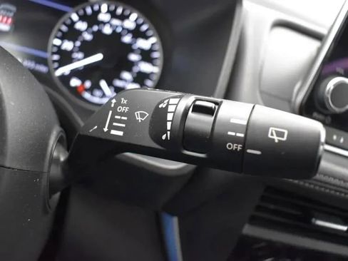 Used 2024 Nissan Rogue SV FWD image 26