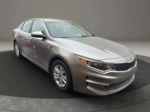 Used 2018 Kia Optima LX w/ Convenience Package FWD image 3
