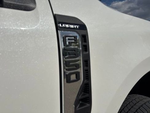 Used 2024 Ford F350 Lariat w/ Lariat Ultimate Package AWD/4WD image 11