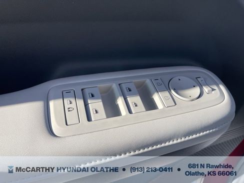 Used 2025 Hyundai Santa Fe SEL AWD/4WD image 32