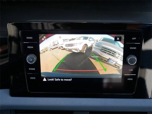 Certified 2025 Volkswagen Jetta SE image 29