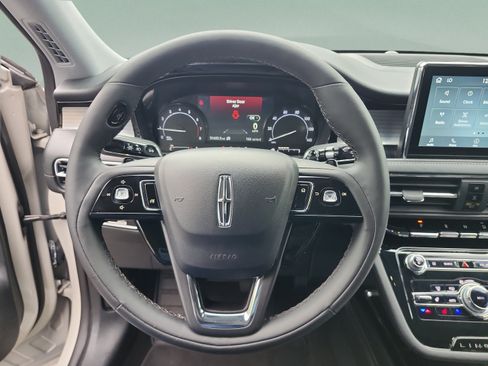 Used 2022 Lincoln Corsair FWD w/ Equipment Group 101A image 10