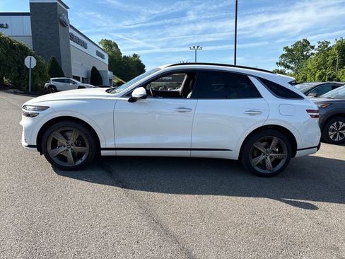Used 2025 Genesis GV70 3.5T Sport w/ Sport Advanced Package AWD/4WD image 2