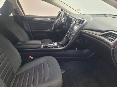 Used 2020 Ford Fusion SE image 21