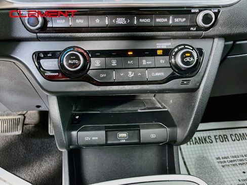 Used 2022 Kia Niro EX w/ Cold Weather Package FWD image 19