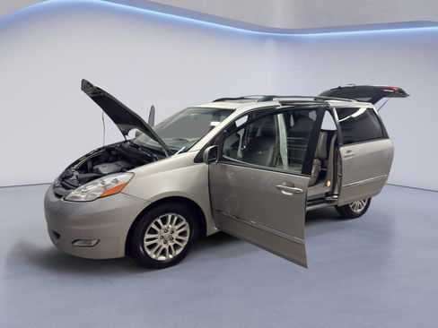 Used 2008 Toyota Sienna XLE Limited image 9