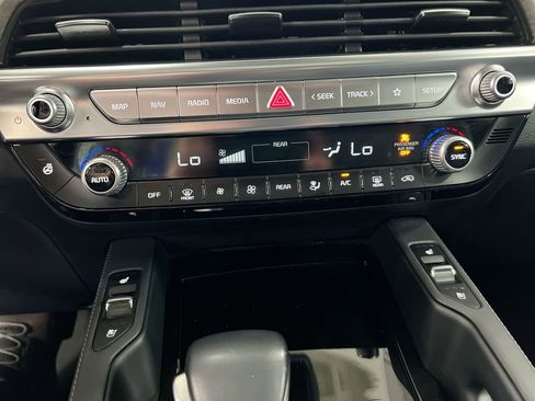 Used 2022 Kia Telluride EX w/ EX Premium Package AWD/4WD image 17