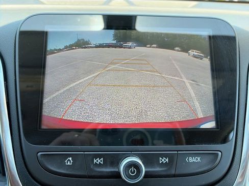 Used 2018 Chevrolet Equinox Premier FWD image 20