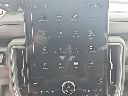 Certified 2025 GMC Yukon Denali AWD/4WD image 29