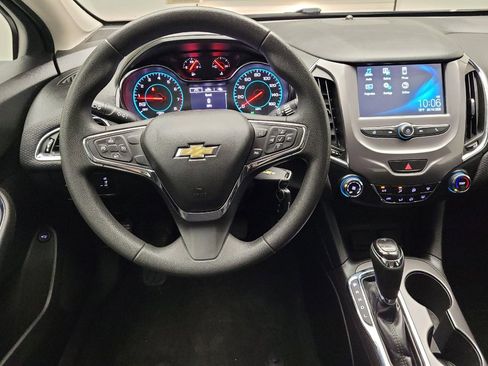 Used 2017 Chevrolet Cruze LT FWD image 22