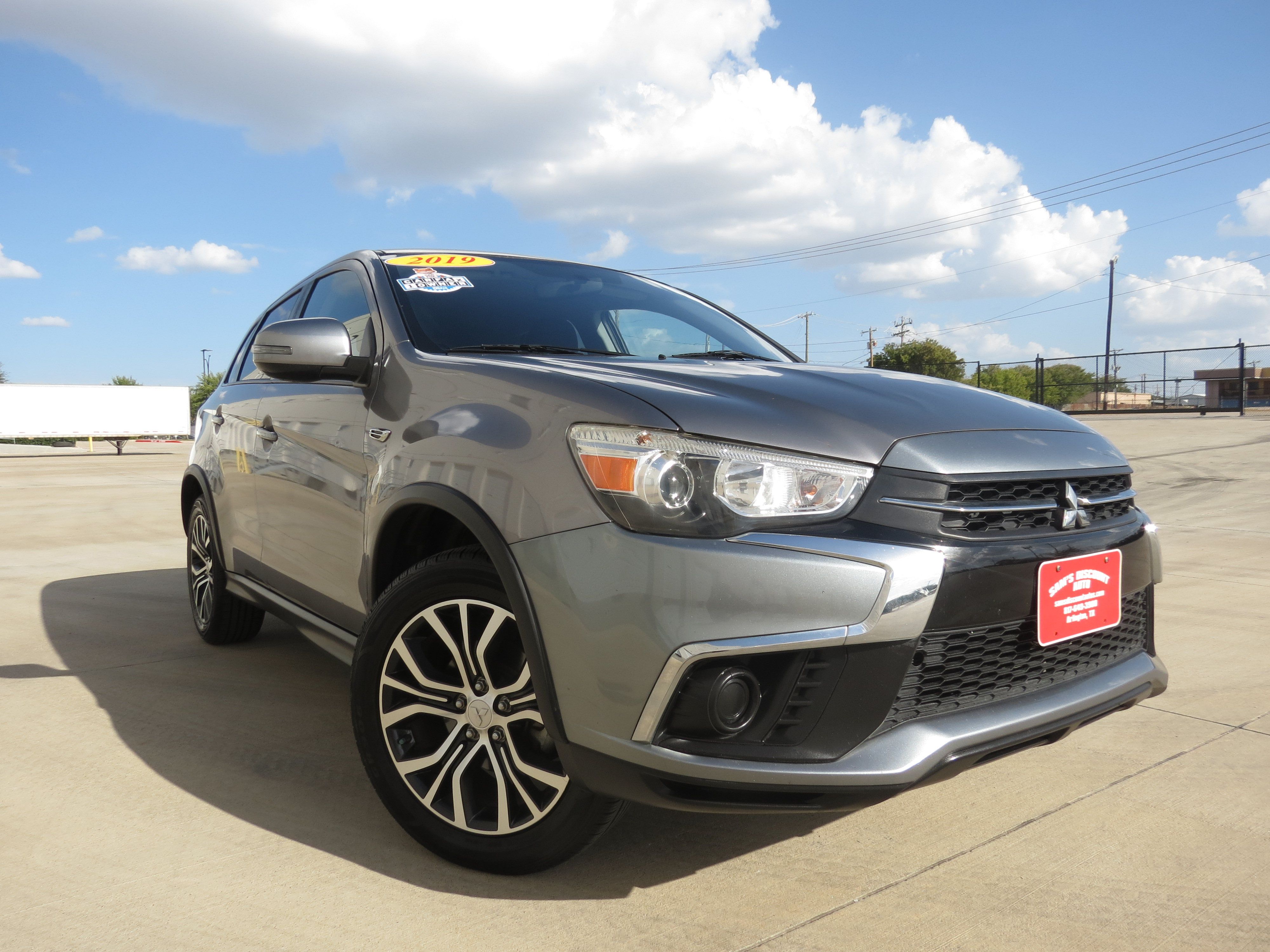 Used 2019 Mitsubishi Outlander Sport ES FWD image 2