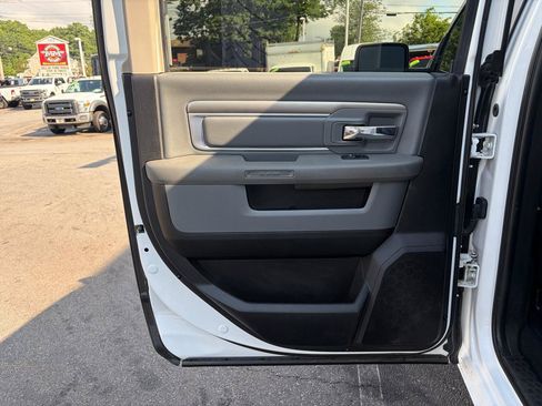 Used 2018 RAM 2500 SLT AWD/4WD image 36