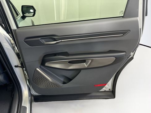 Used 2024 Kia EV9 Light RWD image 32