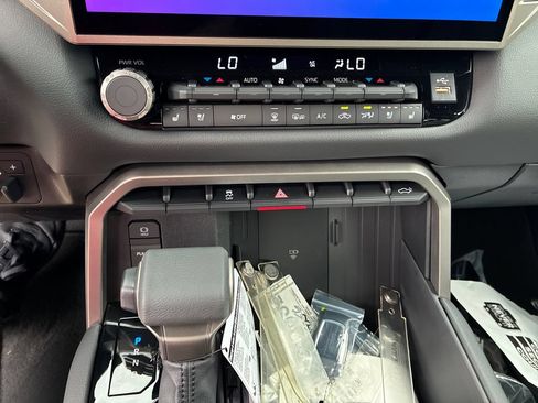 New 2026 Toyota Tundra Limited AWD/4WD image 22