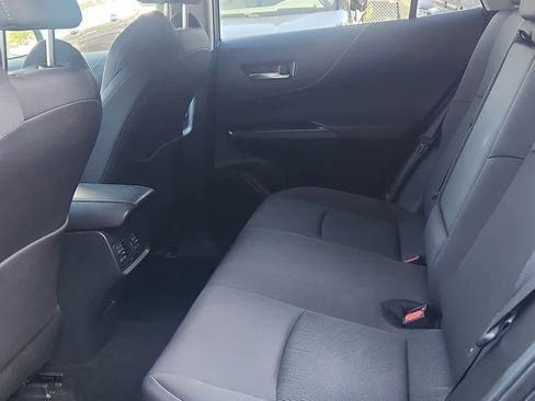 Used 2022 Toyota Venza LE AWD/4WD image 6