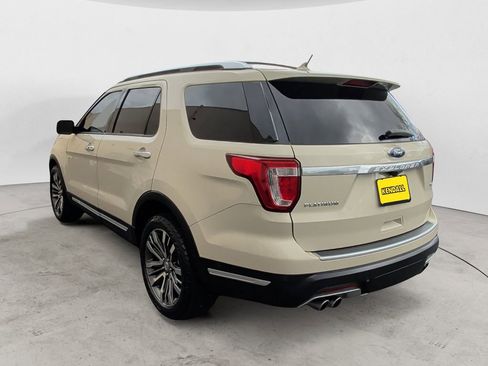 Used 2018 Ford Explorer Platinum image 3
