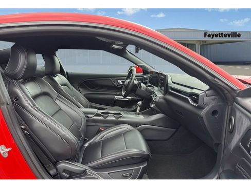 Used 2026 Ford Mustang Premium RWD image 33