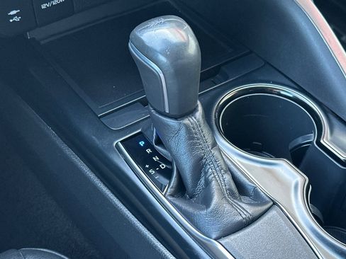 Certified 2018 Toyota Camry SE w/ Convenience Package image 19