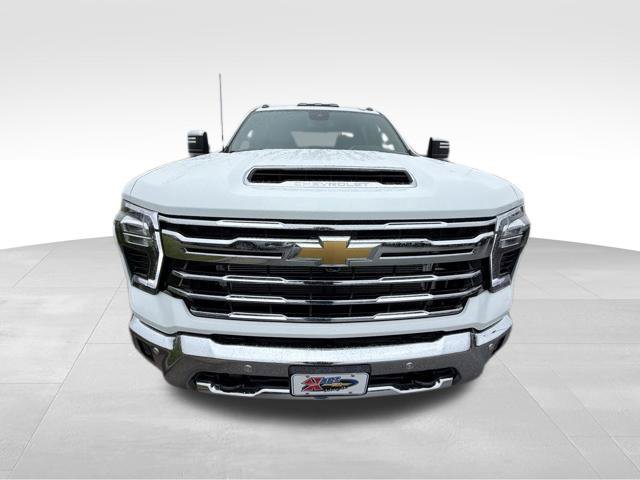 Used 2026 Chevrolet Silverado 2500 LTZ AWD/4WD image 3