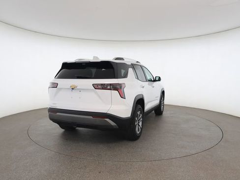 Used 2025 Chevrolet Equinox LT w/ Convenience Package II FWD image 17