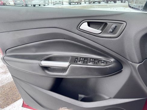 Used 2019 Ford Escape SEL image 16