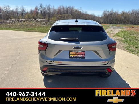 New 2026 Chevrolet Trax RS w/ Driver Confidence Package FWD image 8