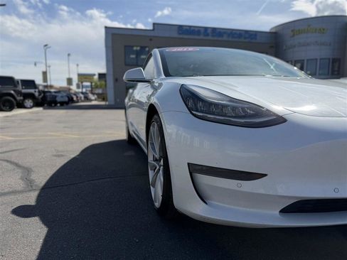 Used 2019 Tesla Model 3 Long Range image 9