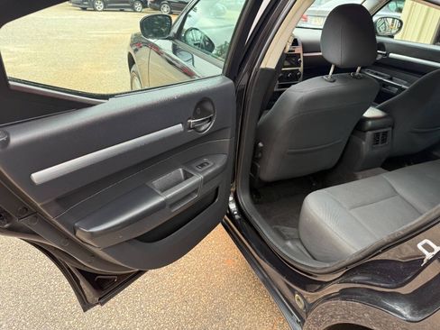 Used 2010 Dodge Charger SXT RWD image 11