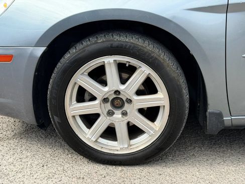 Used 2007 Chrysler Sebring Touring w/ Electronics Convenience Group FWD image 4