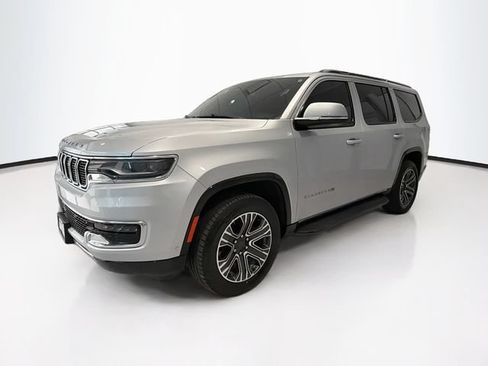 Used 2022 Jeep Wagoneer Series III AWD/4WD image 3