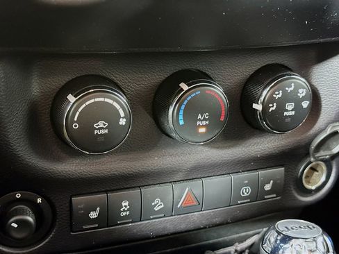 Used 2016 Jeep Wrangler Unlimited Sahara w/ Max Tow Package AWD/4WD image 18