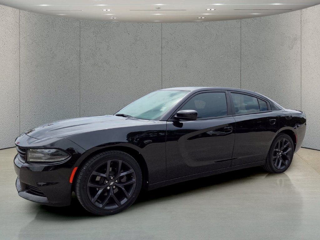 Used 2020 Dodge Charger SXT w/ Blacktop Package RWD image 11