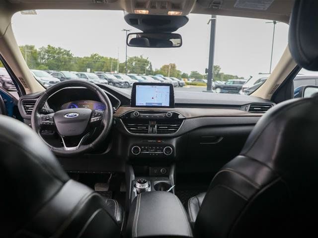 Certified 2020 Ford Escape Titanium w/ Titanium Premium Package 2.0 AWD/4WD image 3