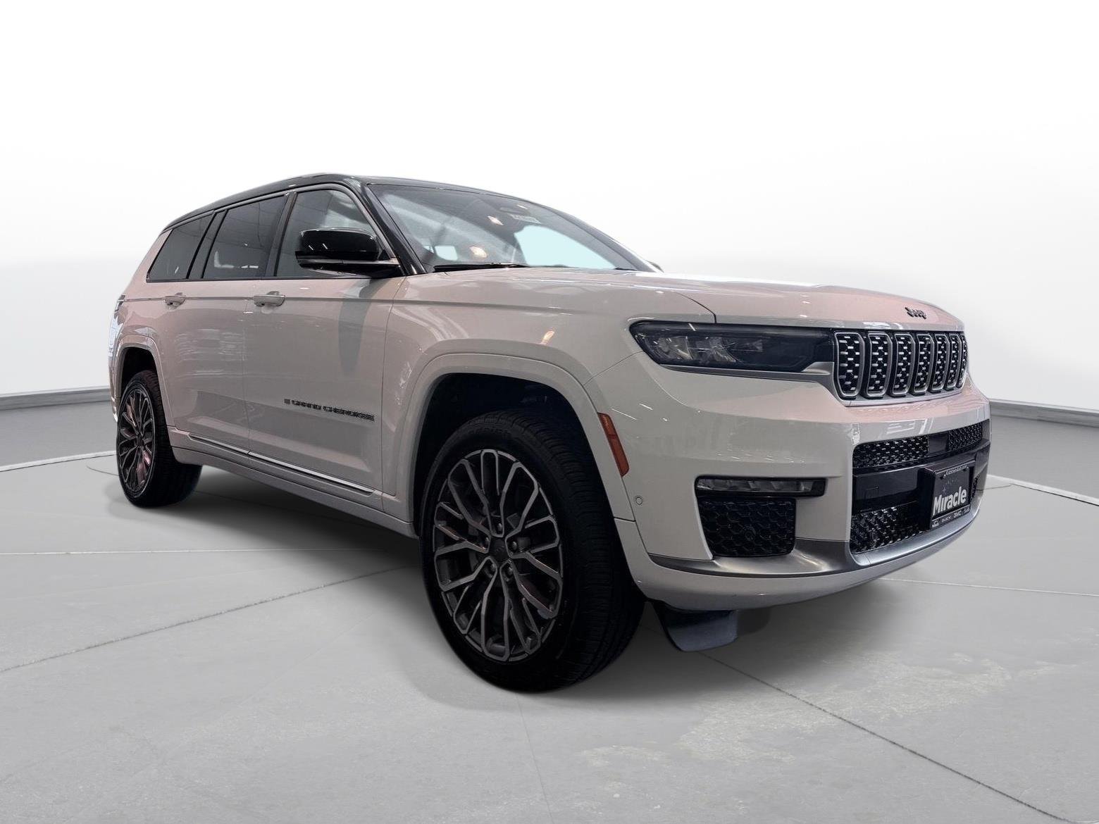 Used 2022 Jeep Grand Cherokee L Summit AWD/4WD image 10