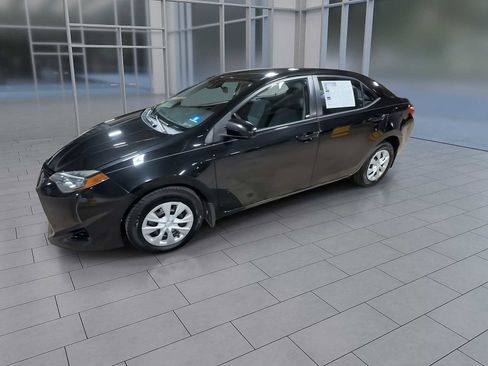 Certified 2018 Toyota Corolla L image 4