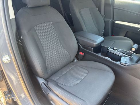 Used 2025 Kia Sportage LX FWD image 36