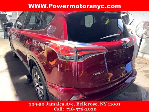 Used 2018 Toyota RAV4 LE image 5