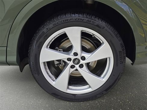 Certified 2025 Audi Q5 Prestige w/ 20" Wheel Package image 35